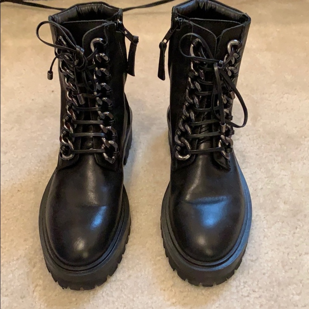 Excellent condition Zara boots